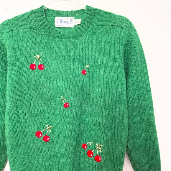 Vintage Deans of Scotland Green Shetland Wool Cherry Embroidered Sweater - Picture 3 of 4